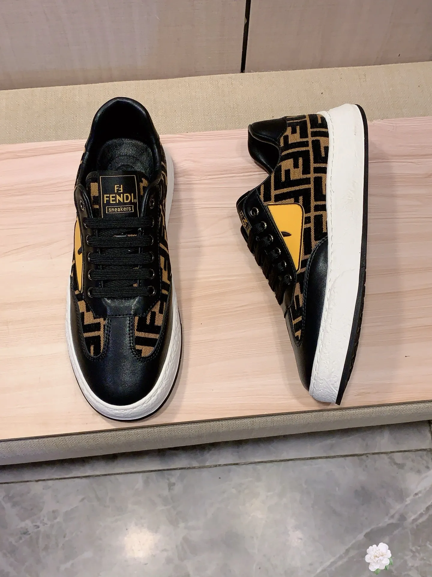 Men's men's shoes 💰420💰💰🎩🎩[Lightning][Lightning] "FENDI*" The latest and most popular casual shoes, top brand [Seduce] luxury ~ purchasing agent, top quality ~. [Strong] The upper is made of imported breathable cowhide with fabric material ➕ Breathable sheepskin feet (•) and fine workmanship. The original stylish and stylish soft rubber wear-resistant and non-slip outsole is light and comfortable on the feet. The real thing looks better when photographed in person. No. 122: code: 38-44, 5️⃣ colors selected